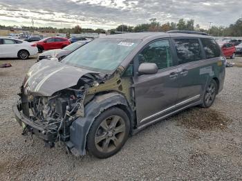  Salvage Toyota Sienna