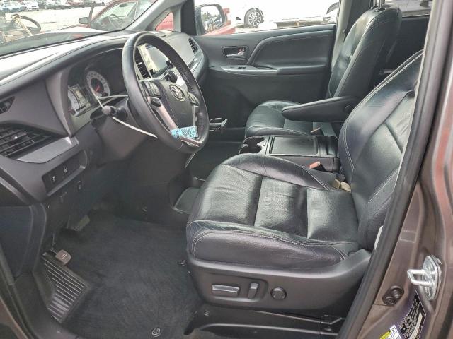 Toyota Sienna Se Image 5