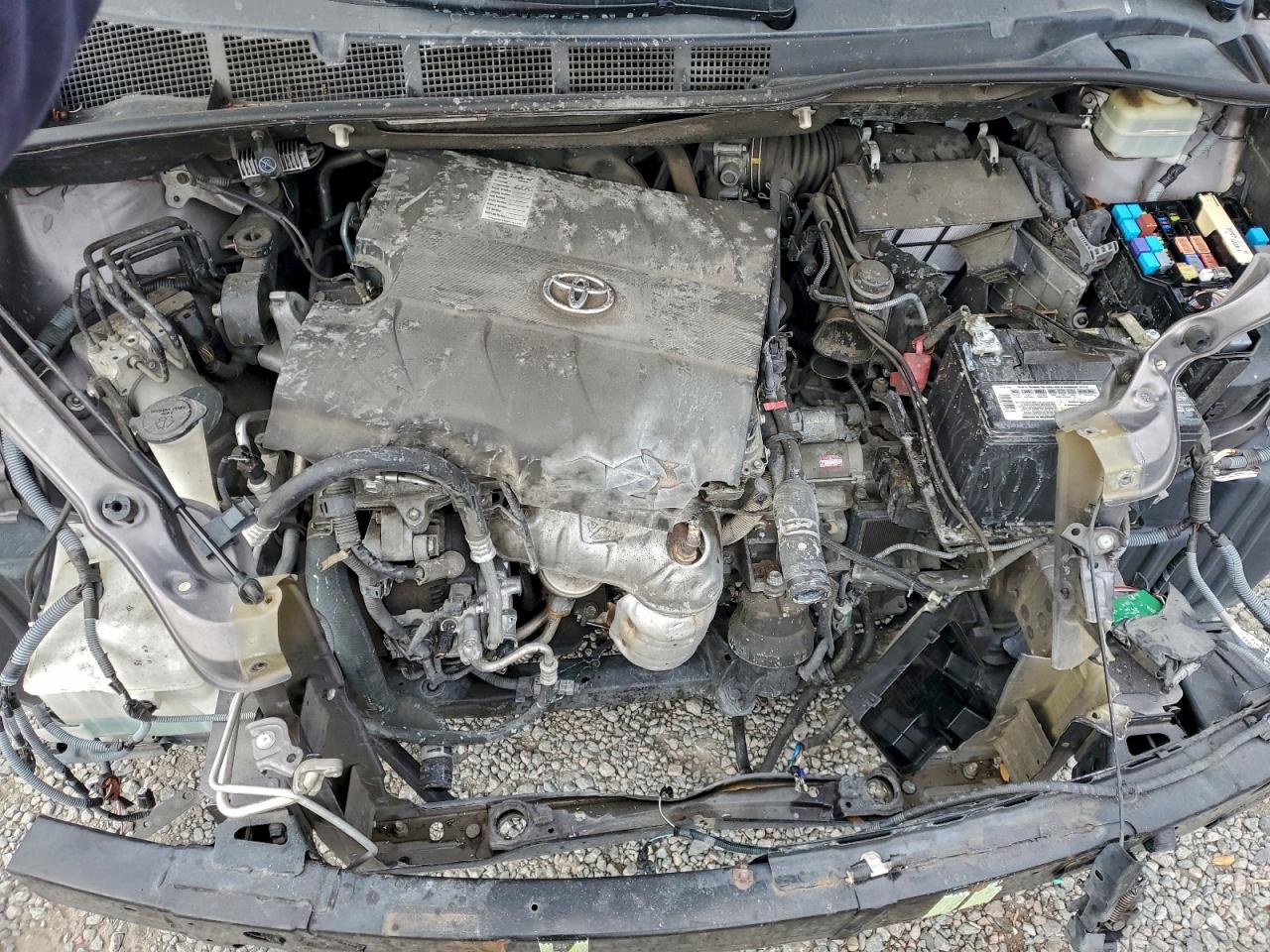 Toyota Sienna Se Image 8