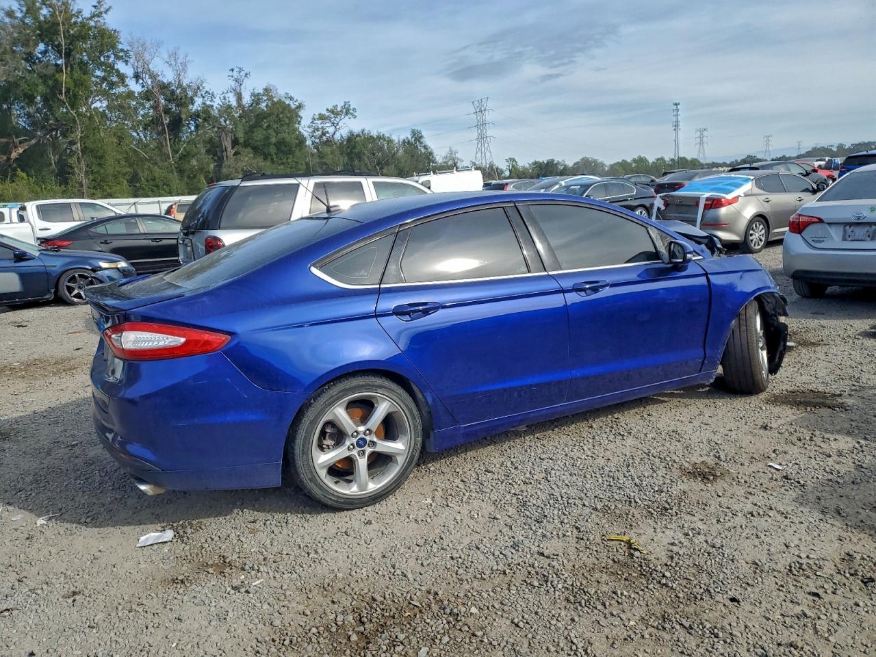 Ford Fusion Se Image 4