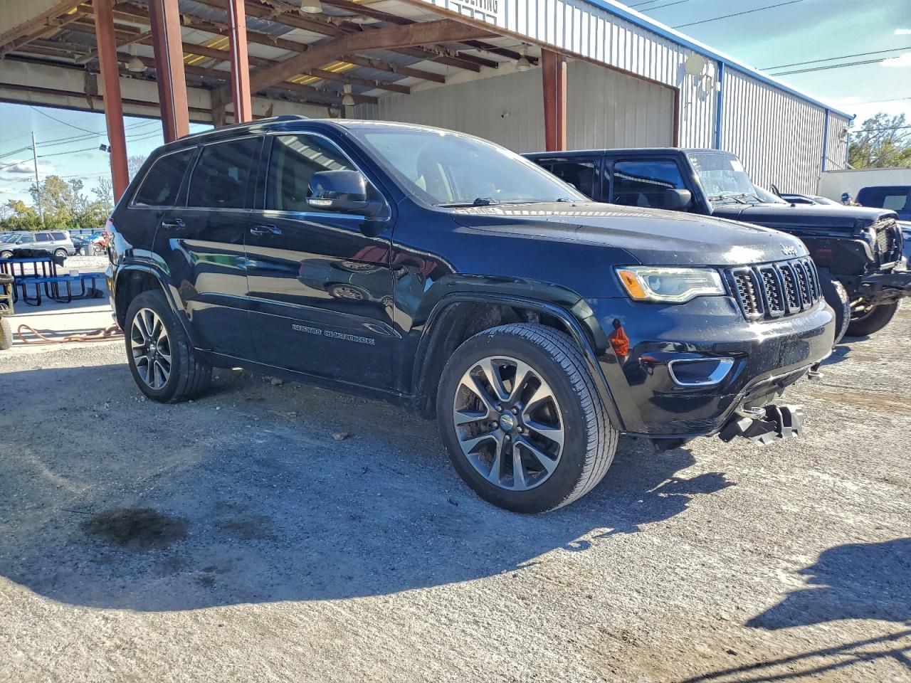 Jeep Grand Cherokee Overland Image 3