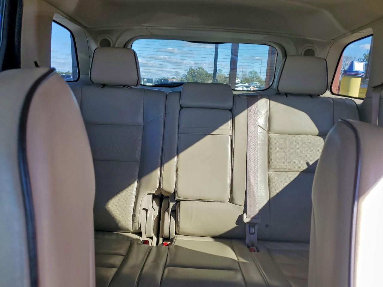 Jeep Grand Cherokee Overland Image 11