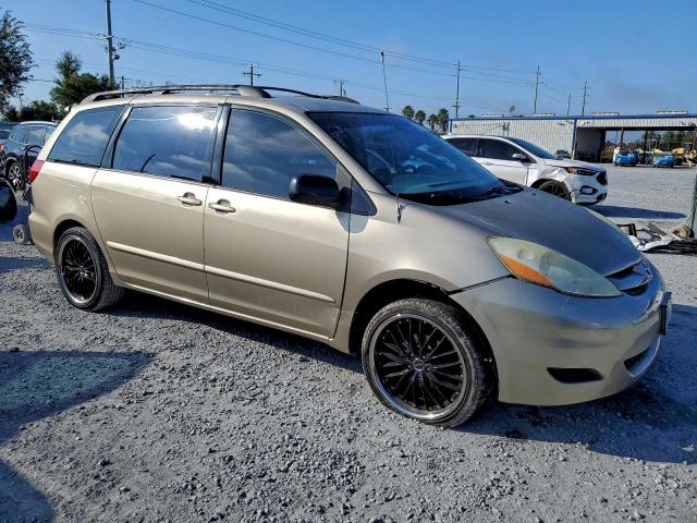 Toyota Sienna Ce Image 2