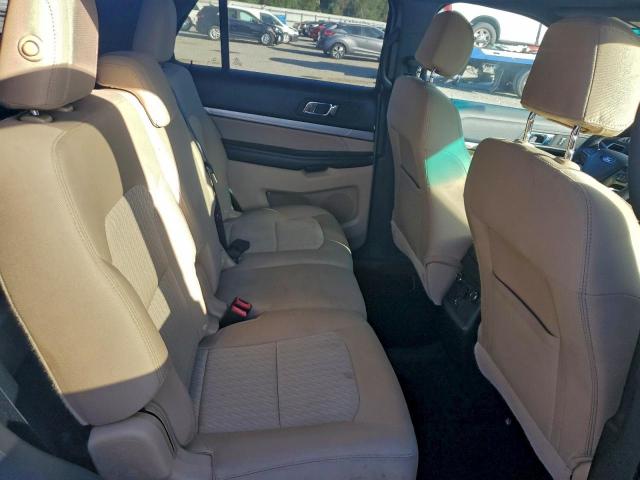 Ford Explorer Image 12