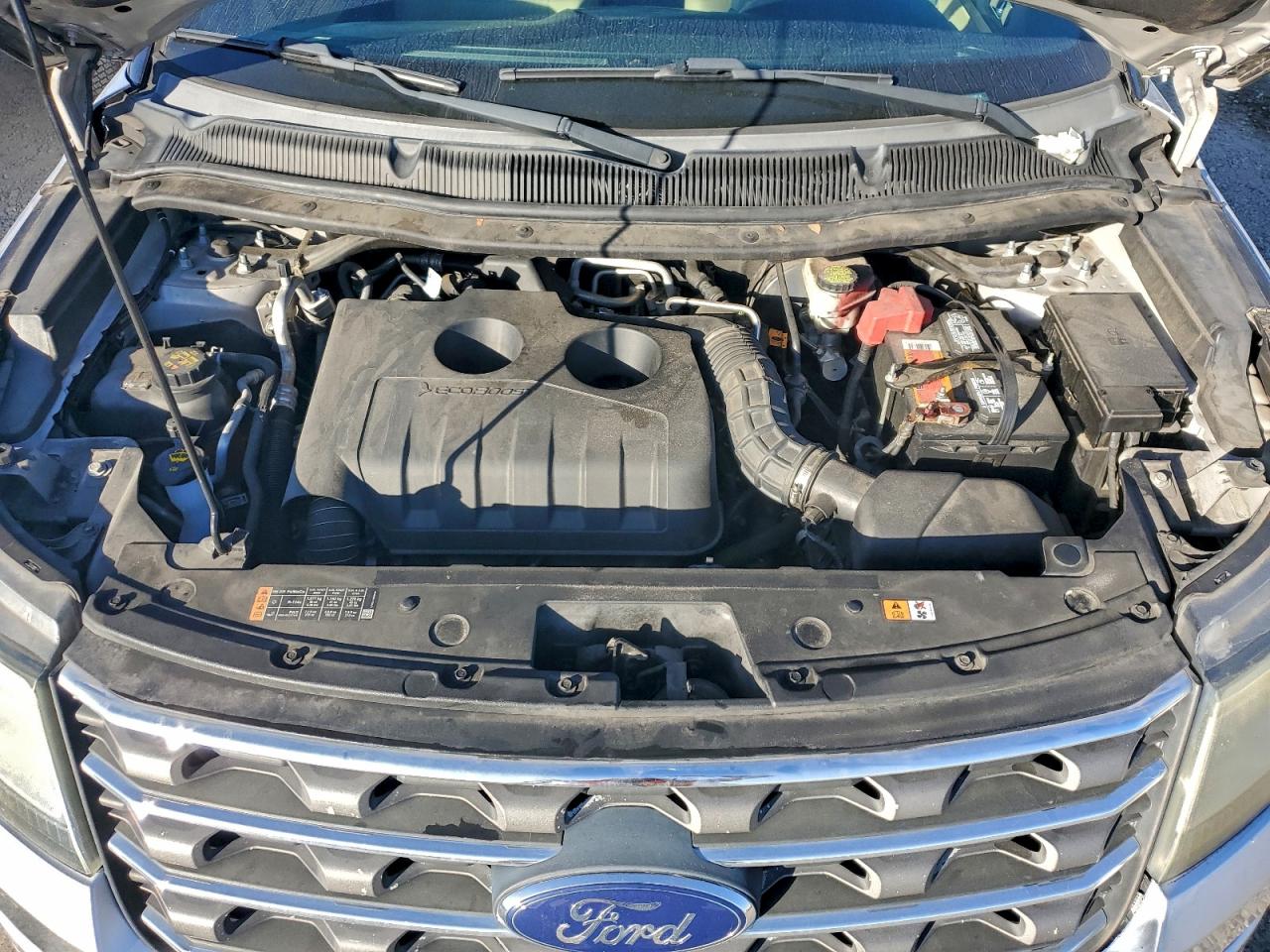 Ford Explorer Image 13
