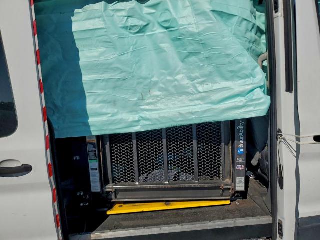 Ford Transit T-350 Image 11