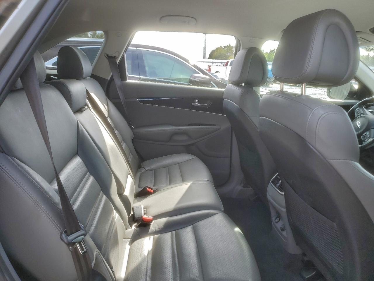 Kia Sorento Ex Image 13
