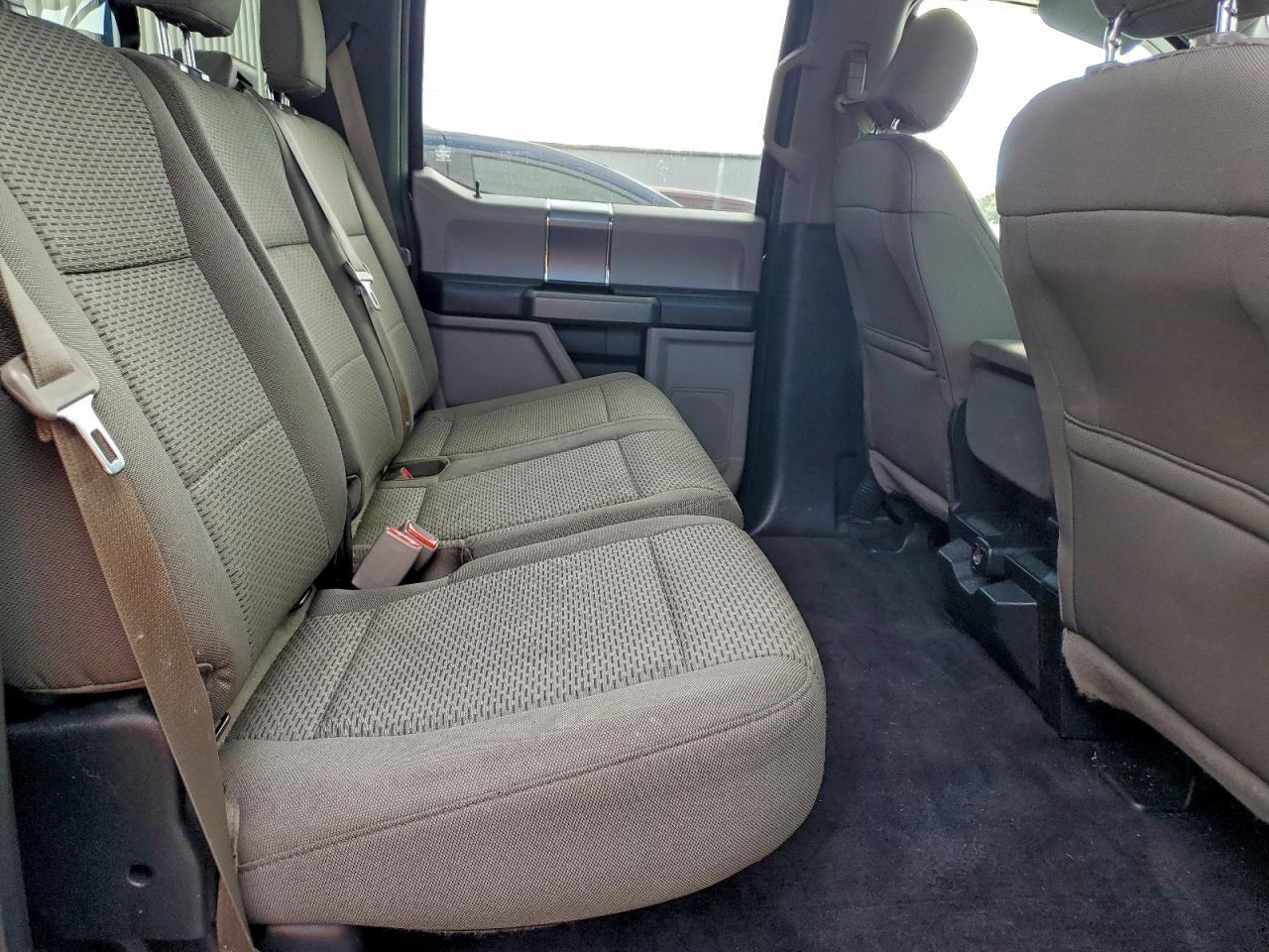 Ford F-150 Supercrew Image 9