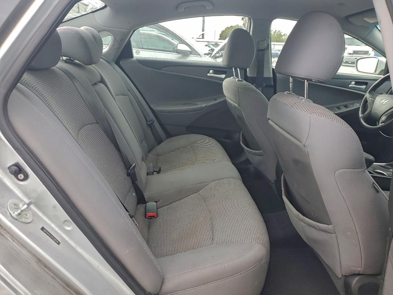 Hyundai SONATA Gls Image 10