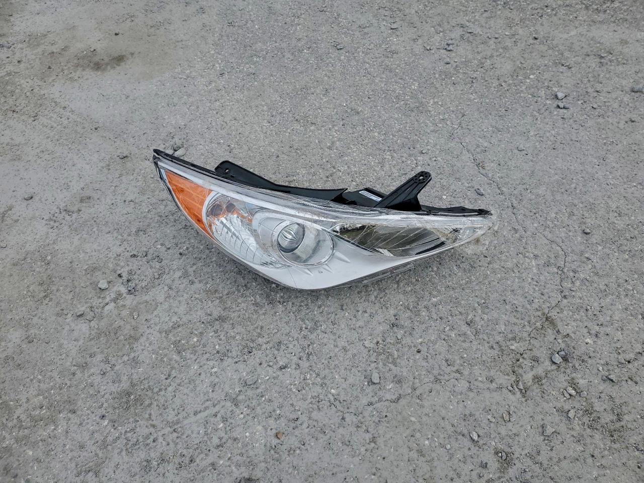 Hyundai SONATA Gls Image 8