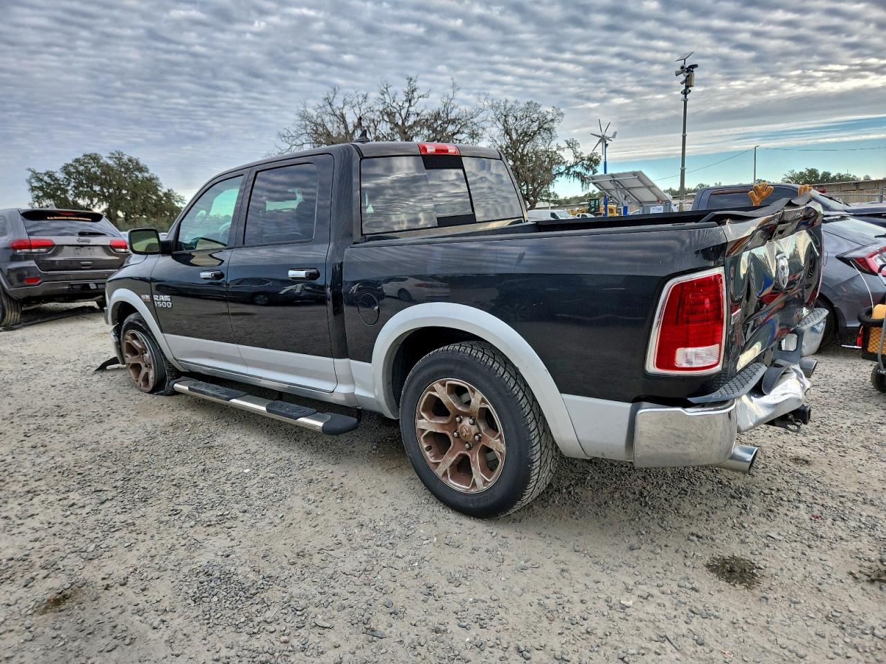 Ram 1500 Laramie Image 2