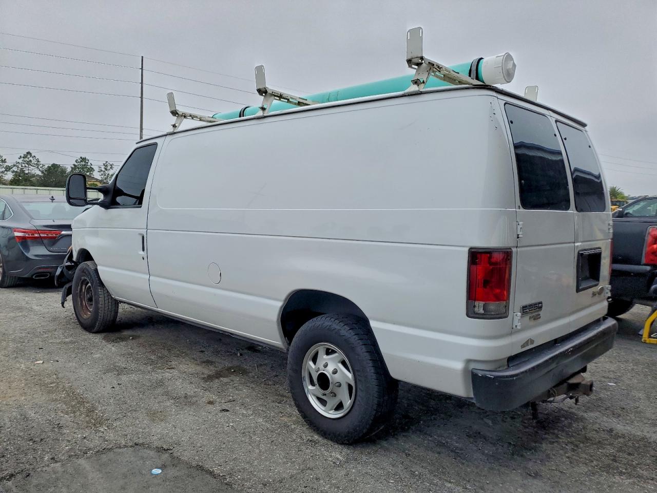 Ford E-250 E250 Van Image 6
