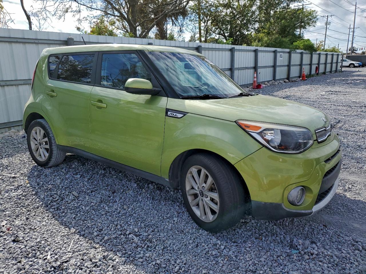 Kia Soul + Image 14
