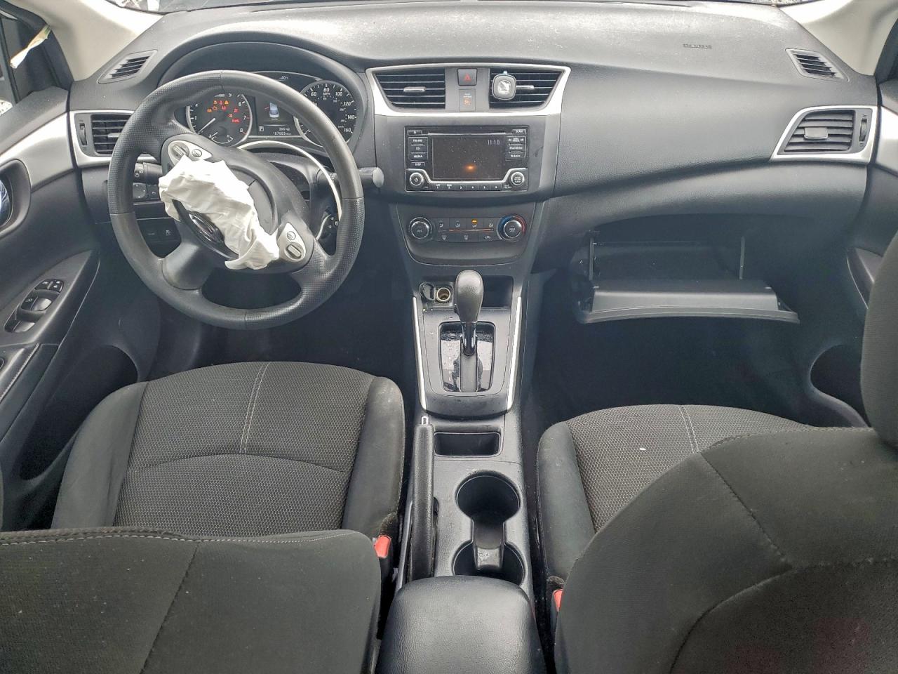 Nissan Sentra S Image 8