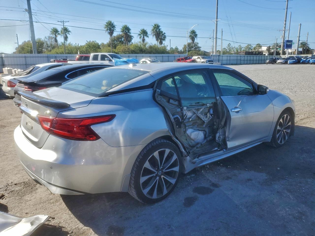 Nissan Maxima 3.5s Image 11