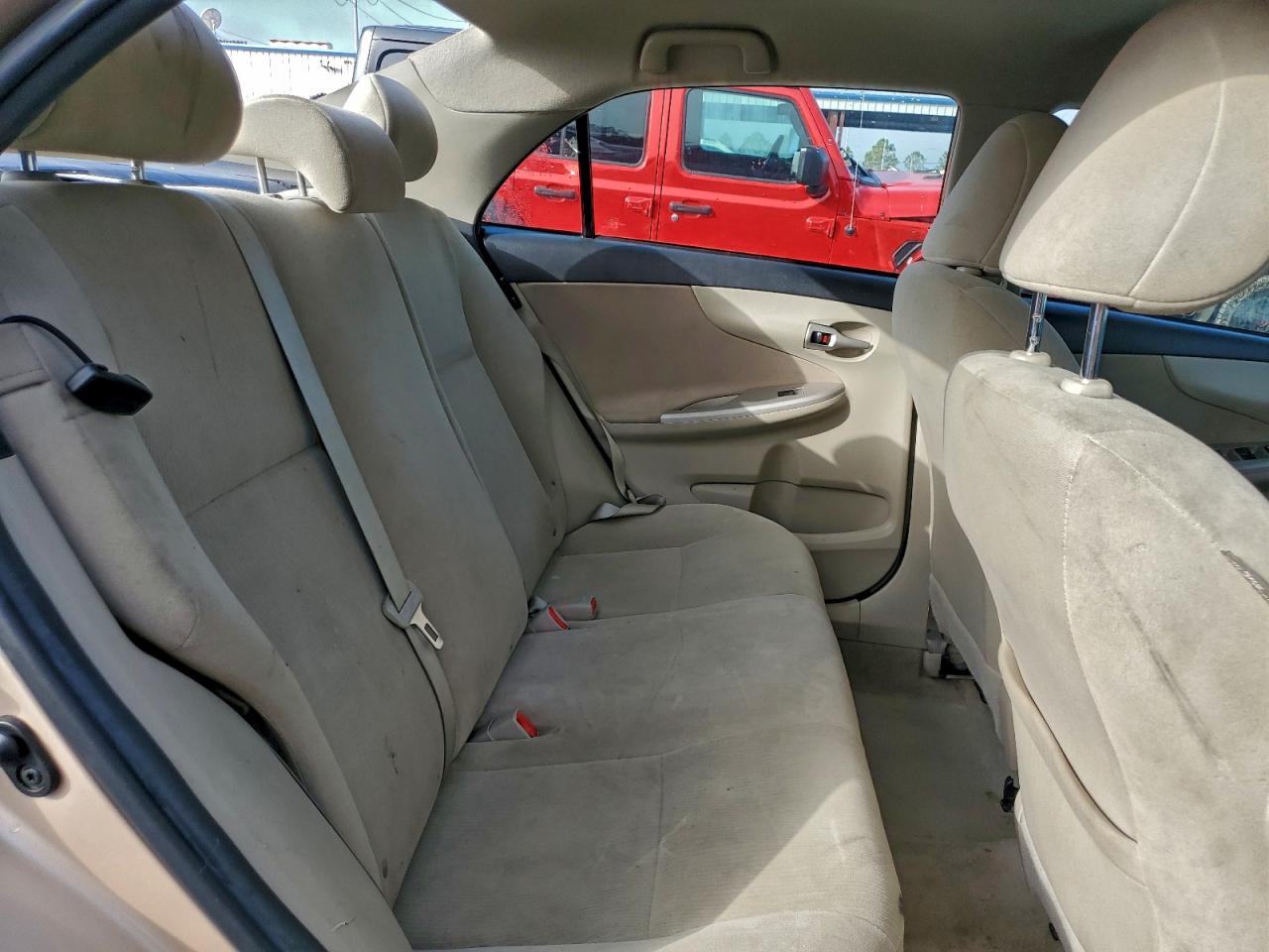 Toyota Corolla Base Image 7