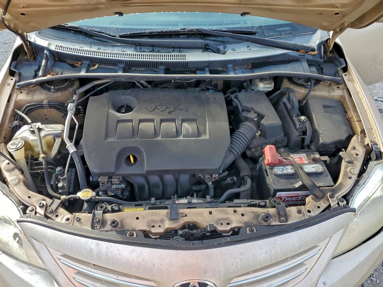 Toyota Corolla Base Image 11