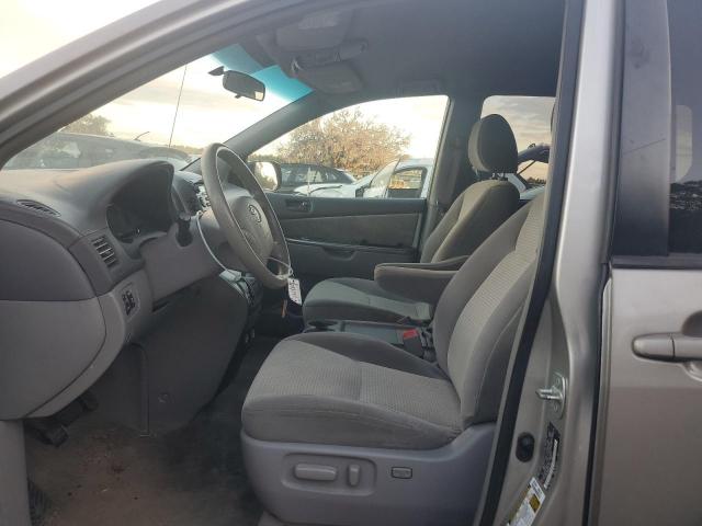 Toyota Sienna Ce Image 8