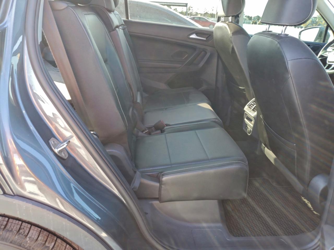 Volkswagen Tiguan Se Image 9