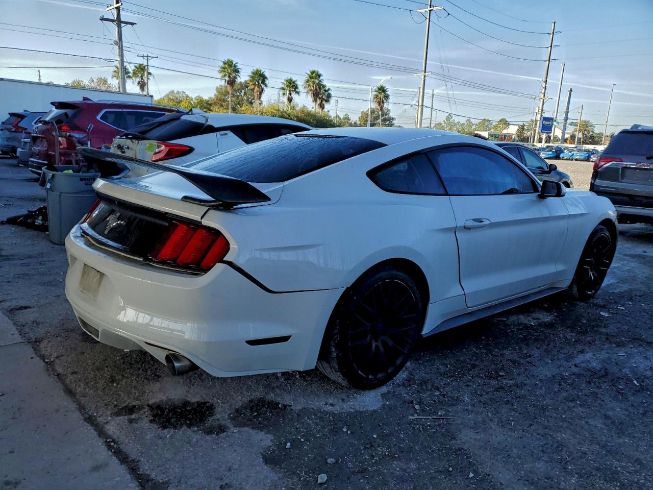 Ford Mustang Image 9