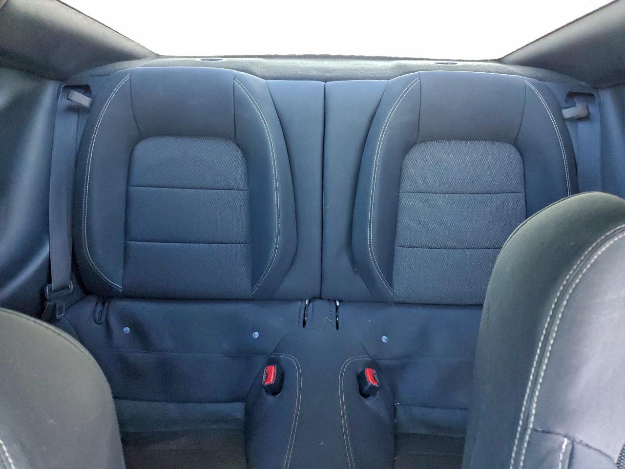 Ford Mustang Image 10