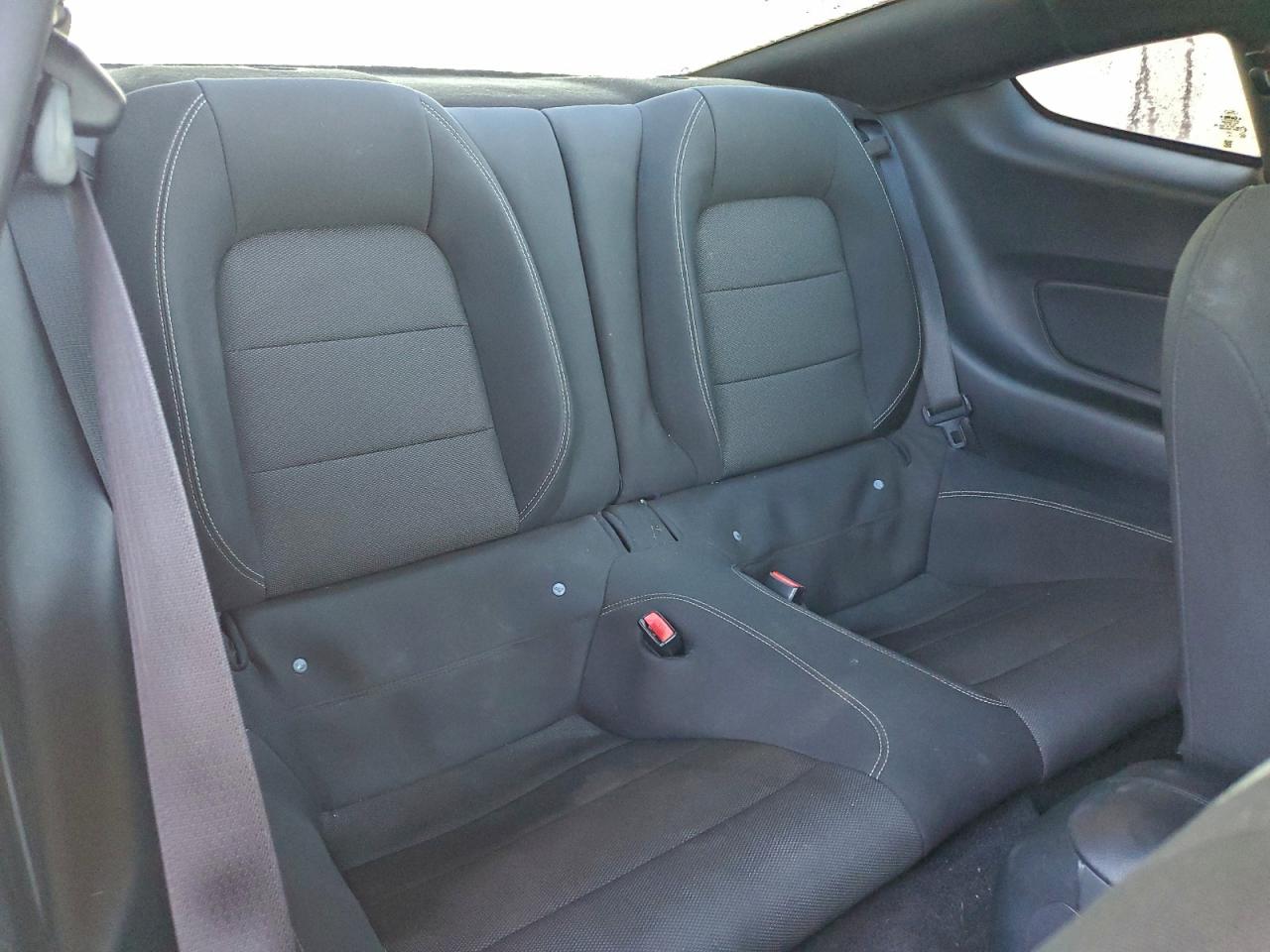 Ford Mustang Image 13