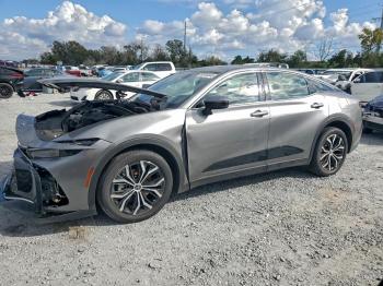  Salvage Toyota Crown Xle