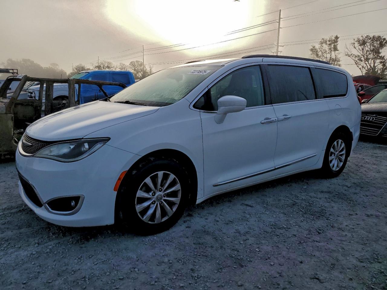 Chrysler Pacifica Touring L Image 1