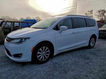  Salvage Chrysler Pacifica