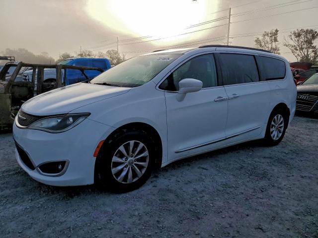  Salvage Chrysler Pacifica