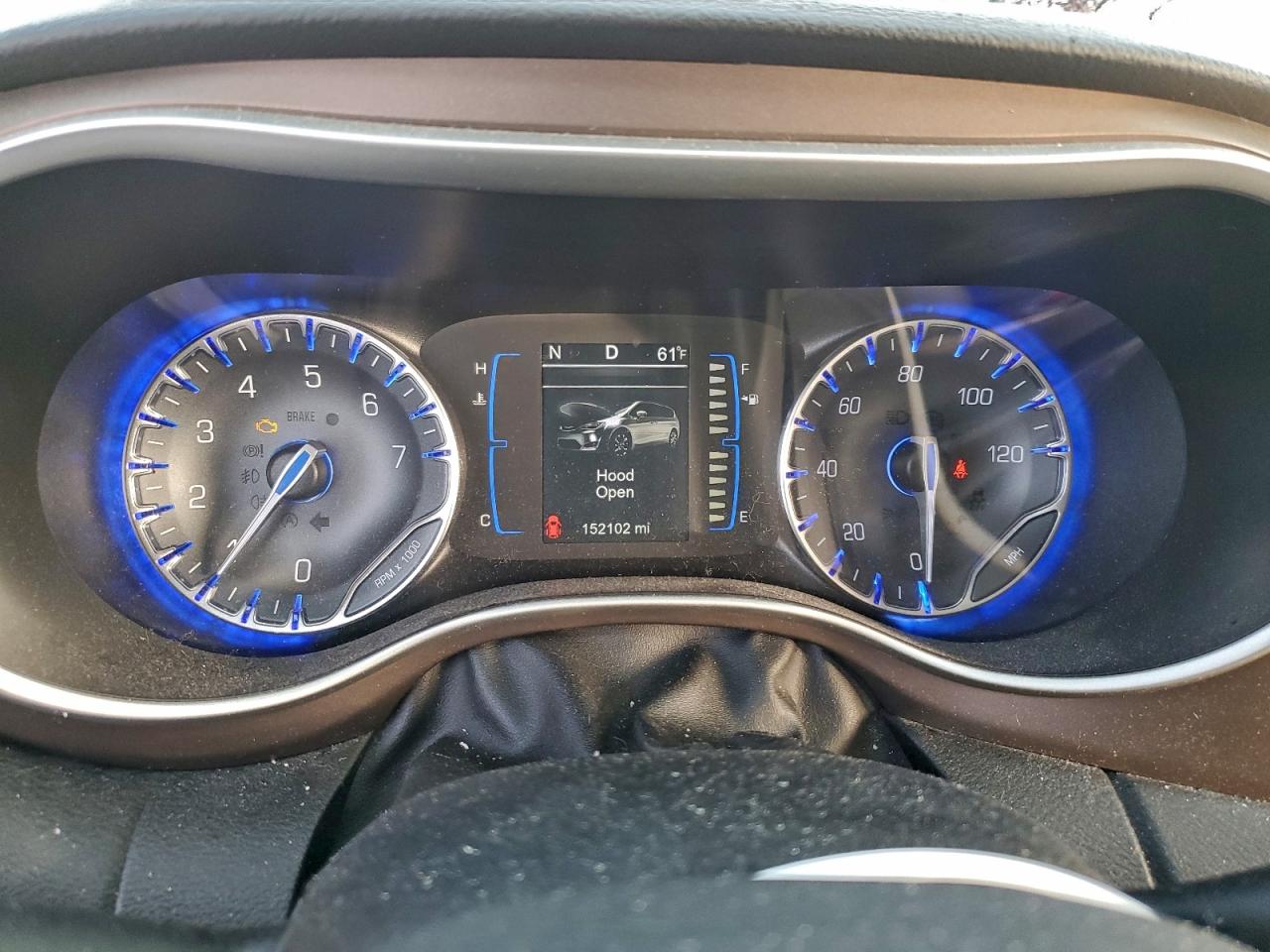 Chrysler Pacifica Touring L Image 9