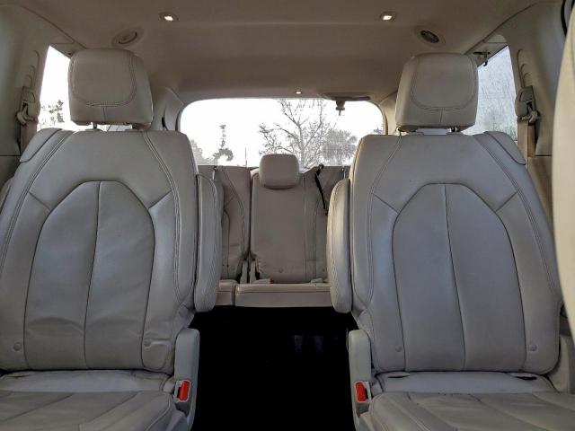 Chrysler Pacifica Touring L Image 10