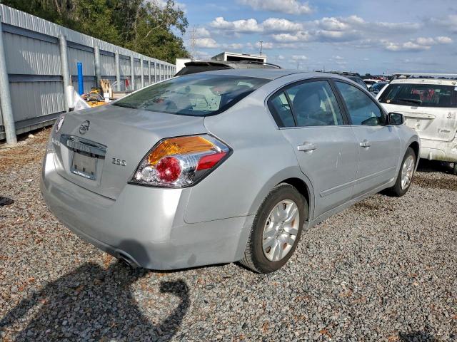 Nissan Altima Base Image 8