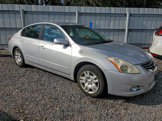 Nissan Altima Base Image 3