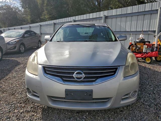 Nissan Altima Base Image 2