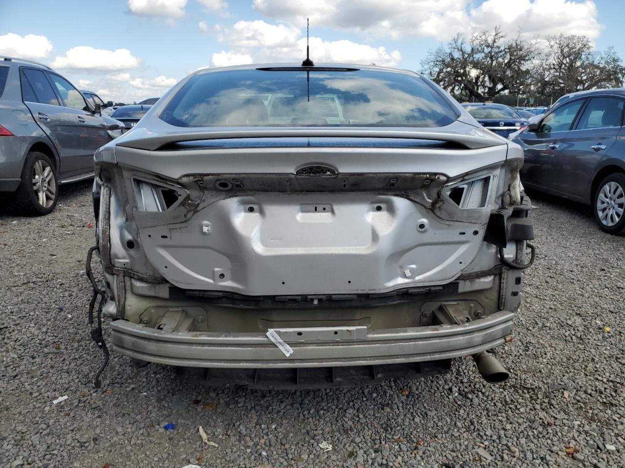 Ford Fusion Se Hybrid Image 6