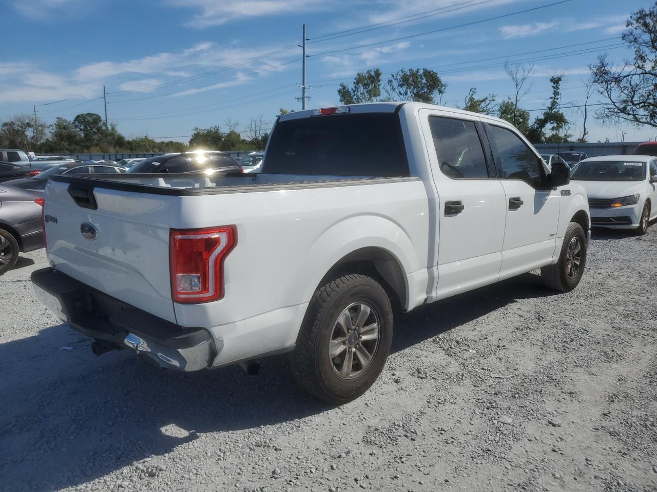 Ford F-150 Supercrew Image 3