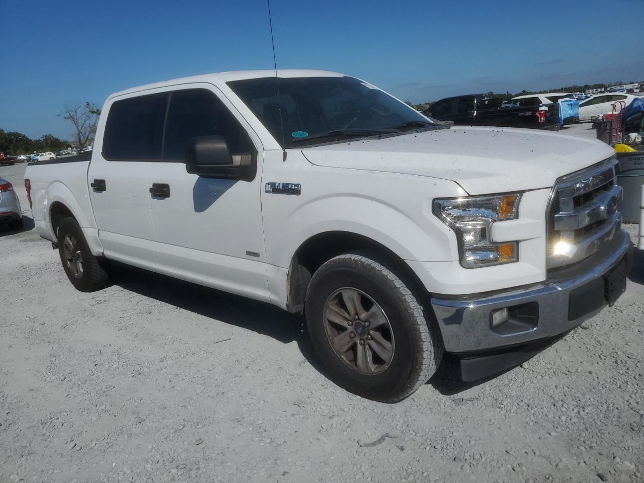 Ford F-150 Supercrew Image 5