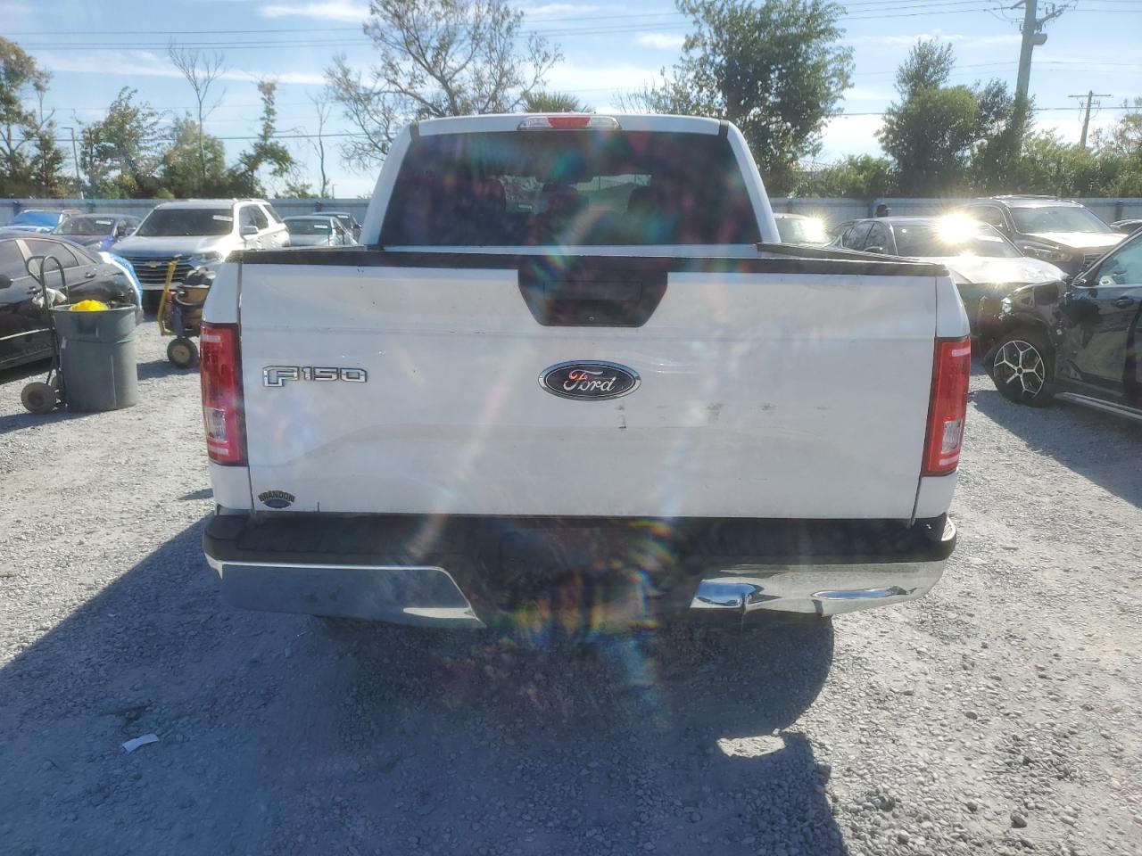 Ford F-150 Supercrew Image 4