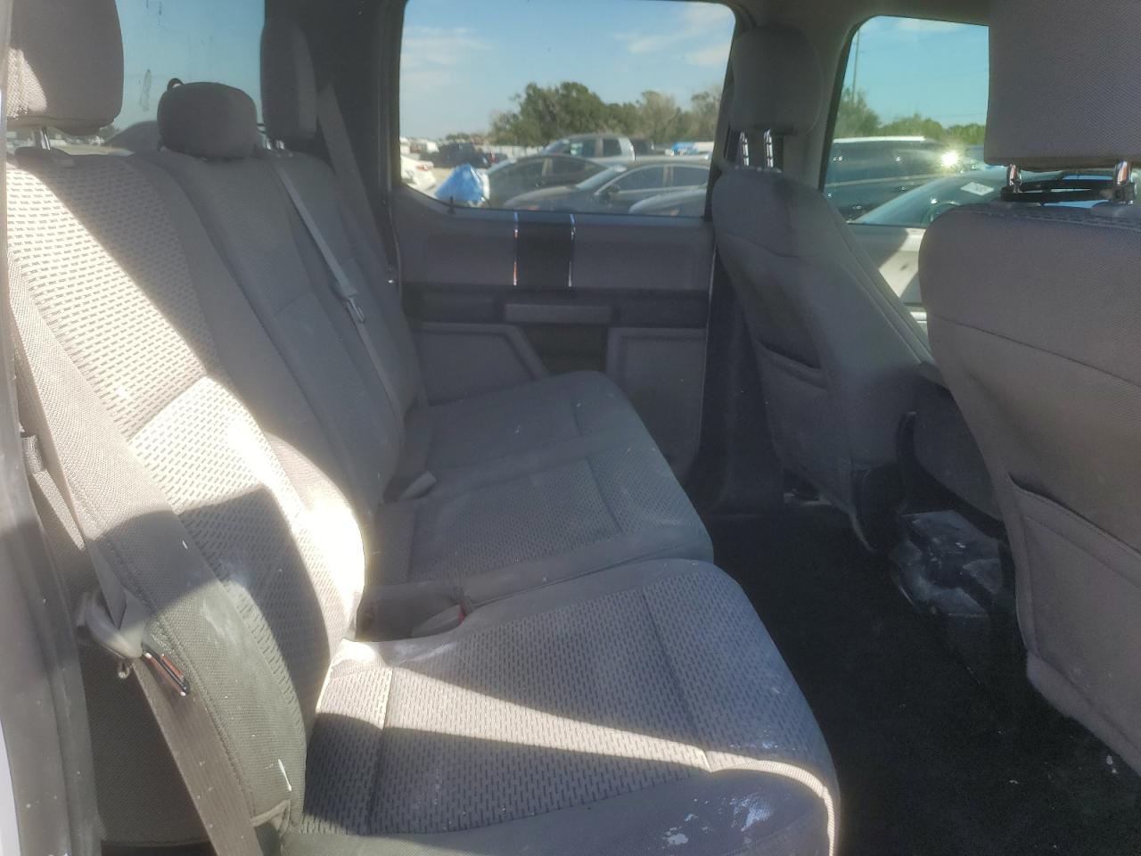 Ford F-150 Supercrew Image 8