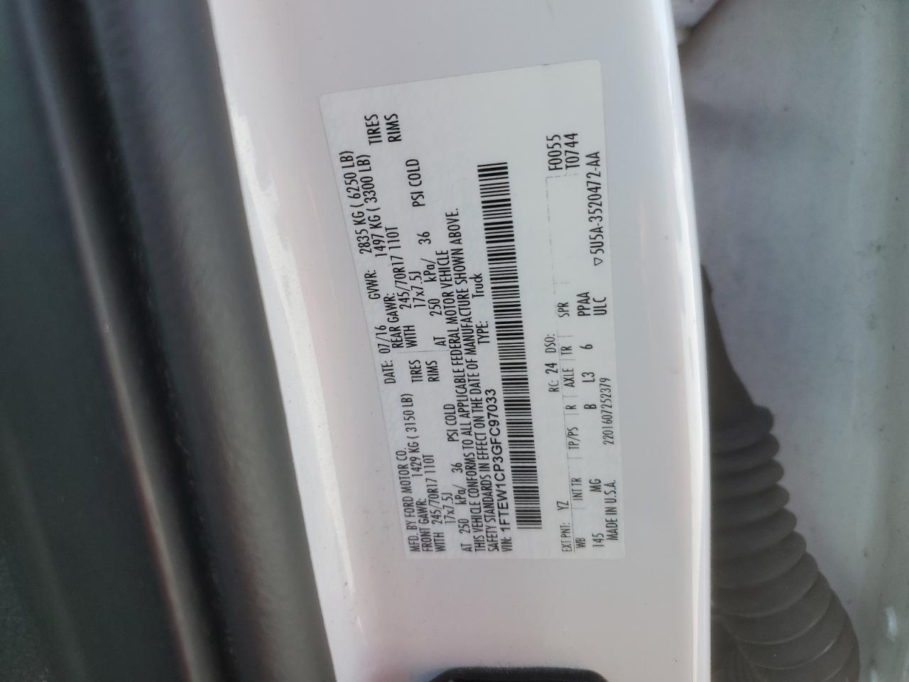 Ford F-150 Supercrew Image 12