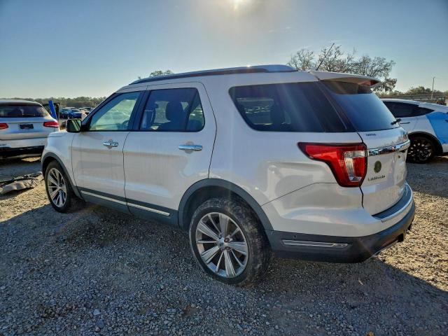 Ford Explorer Limited Image 4