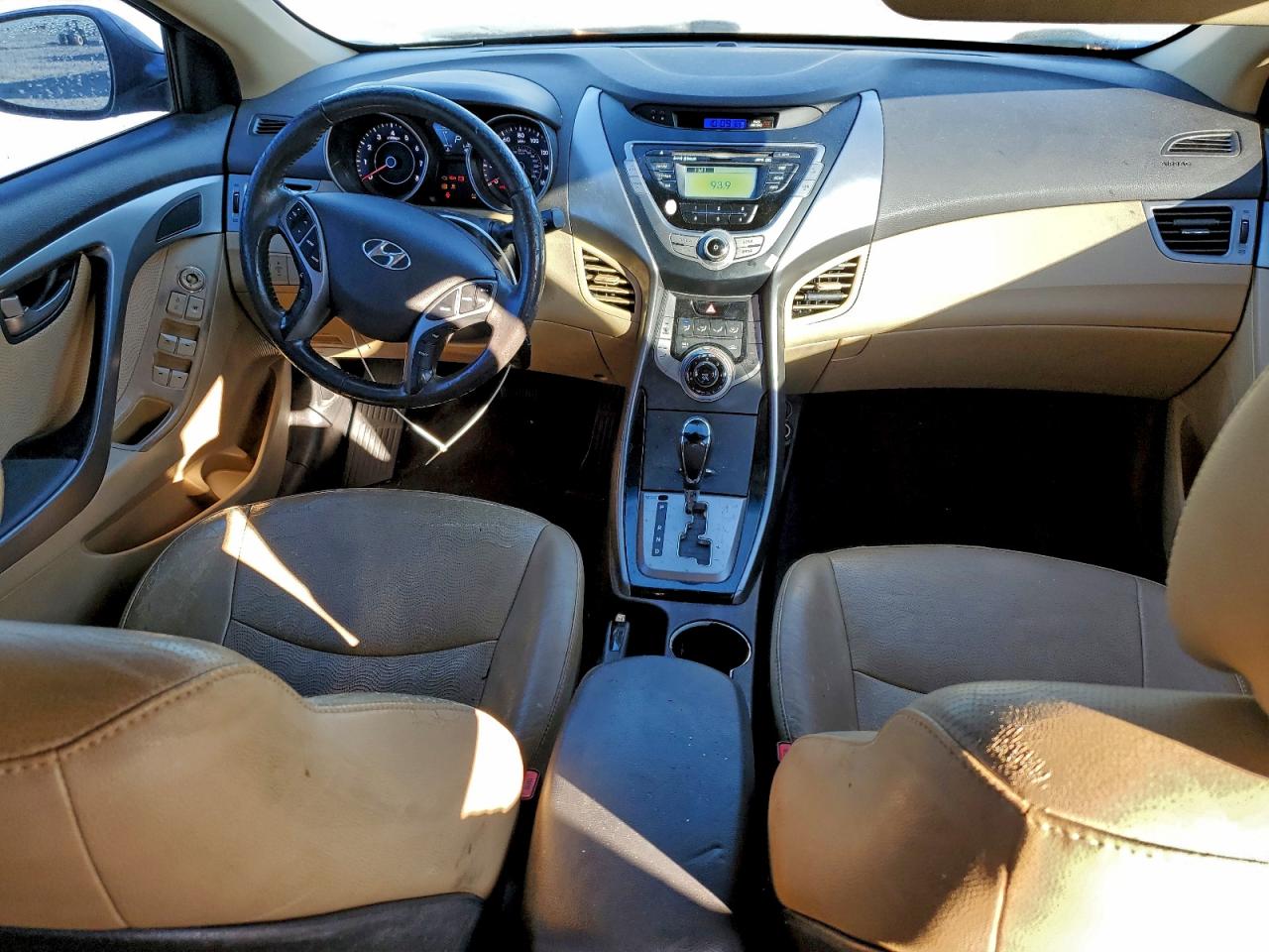 Hyundai ELANTRA Gls Image 7