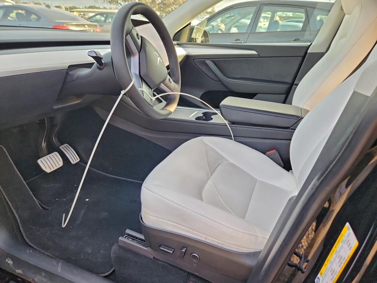 Tesla Model Y Image 12