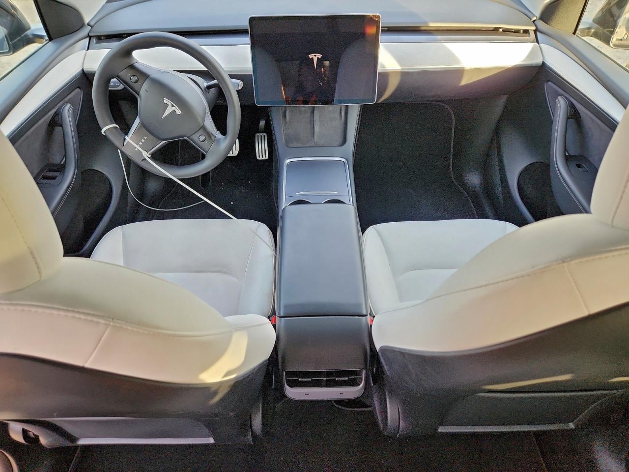 Tesla Model Y Image 2