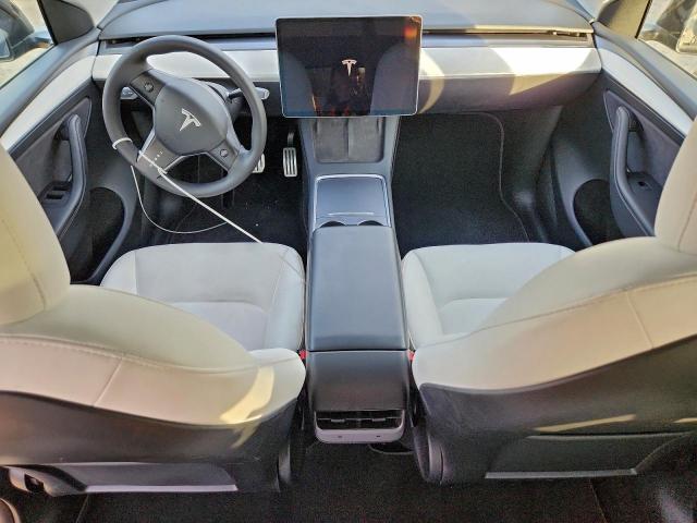 Tesla Model Y Image 2