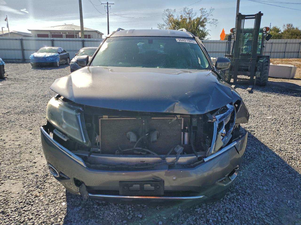 Nissan Pathfinder S Image 6