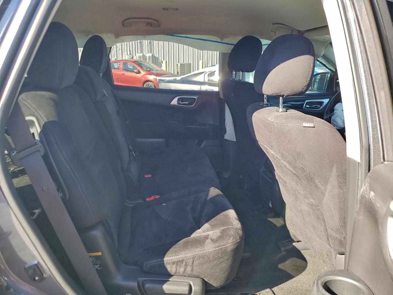 Nissan Pathfinder S Image 7