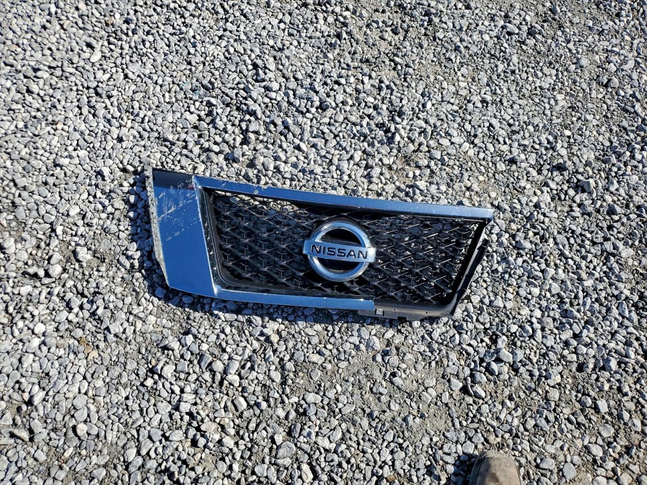 Nissan Pathfinder S Image 12