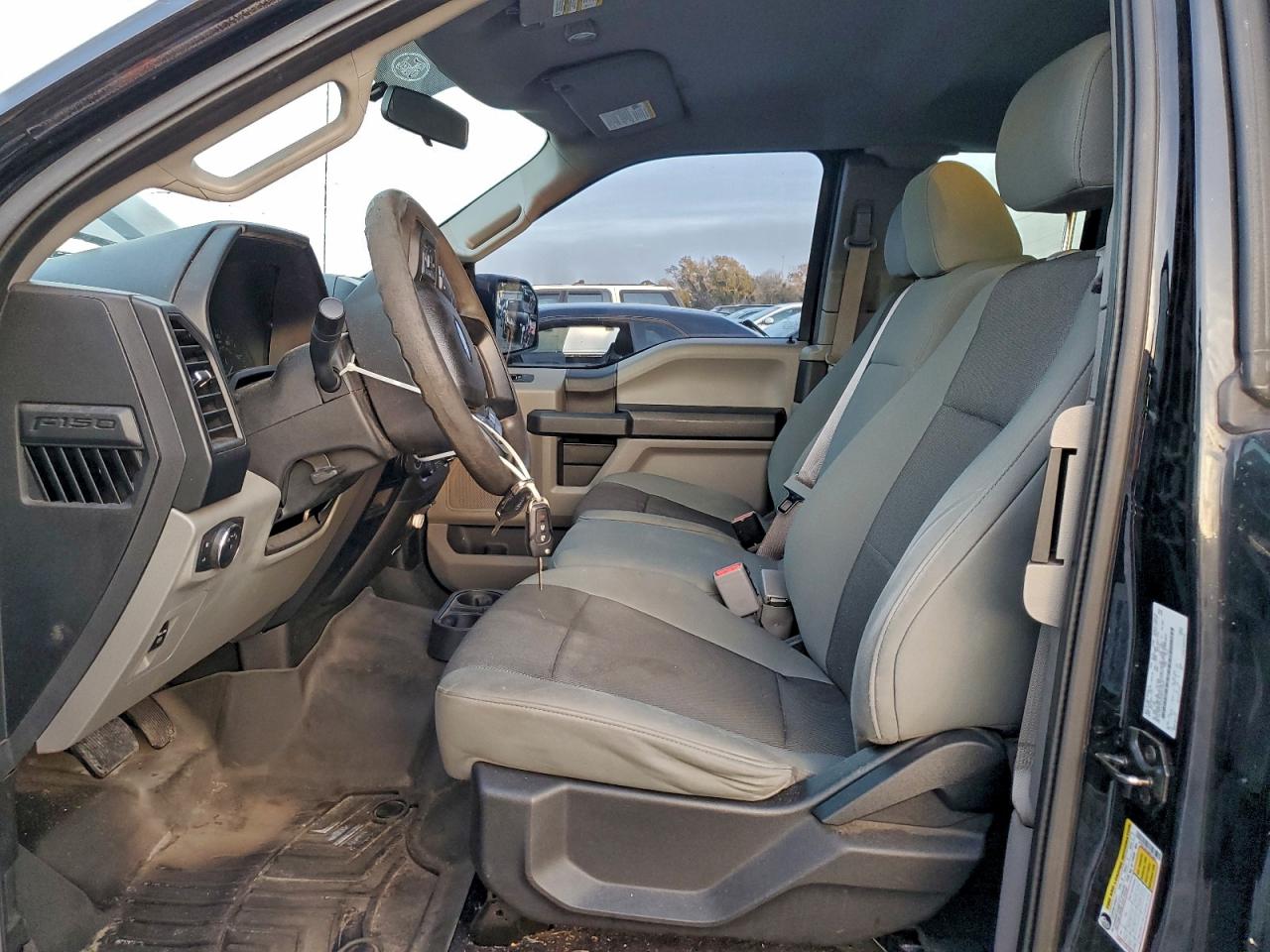 Ford F-150 Super Cab Image 6